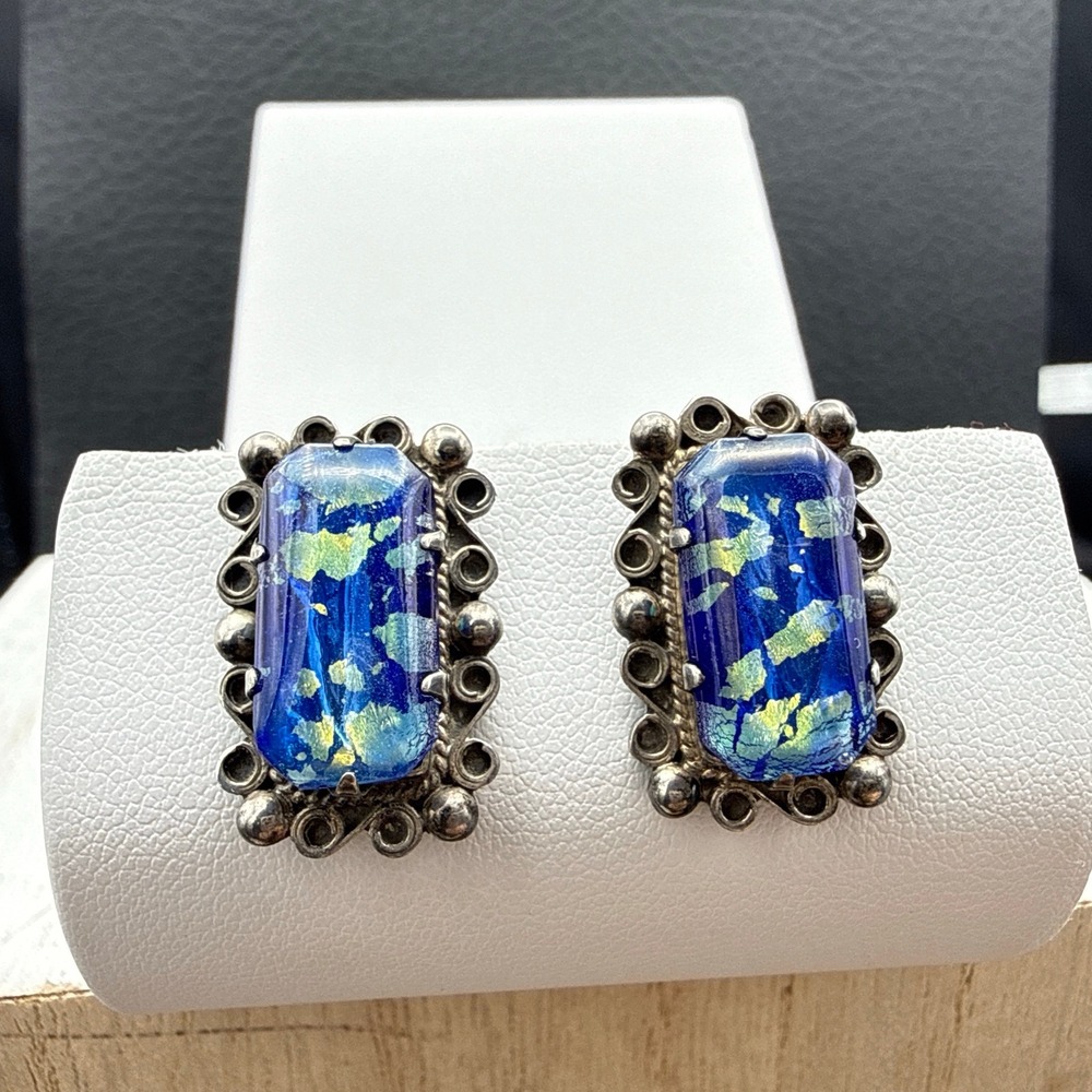 Vintage Mexico Screw Back Earrings Stamped Silver Blue Confetti Art Glass‎ Studs